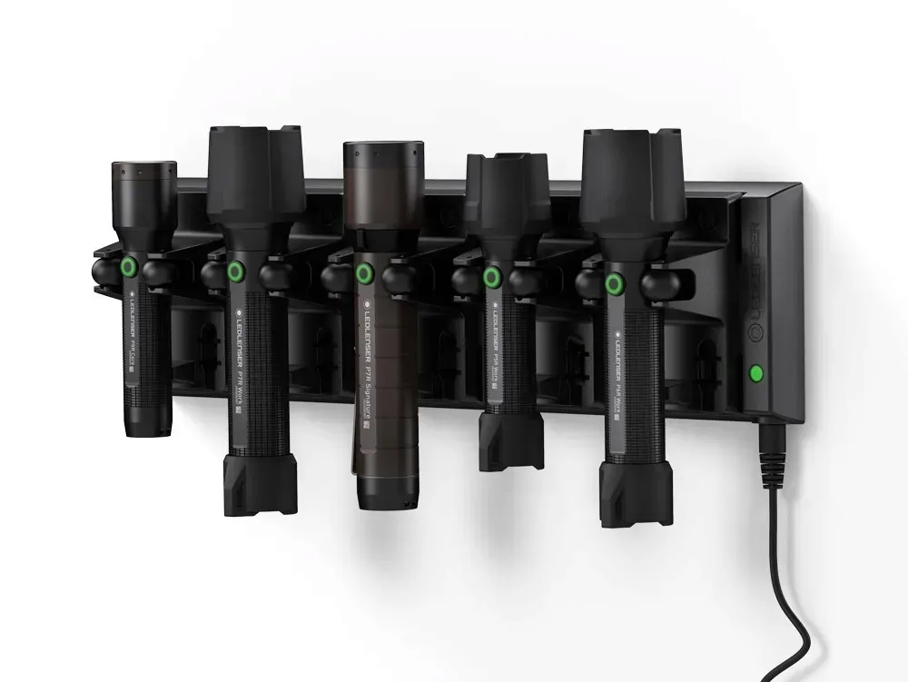 ledlenser-panel-ladujacy-stan-nowy