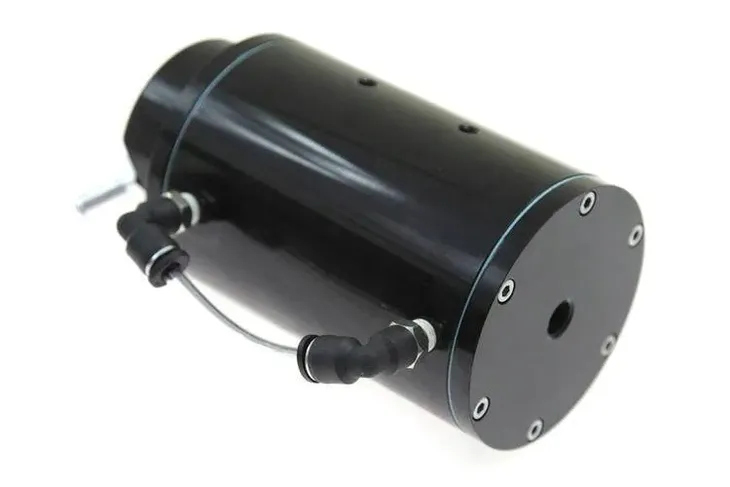 oil-catch-tank-d1spec-15mm-black-stan-nowy-jakosc-czesci-zgodnie-z-gvo-p-zamiennik-o-jakosci-porownywalnej-do-oryginalu