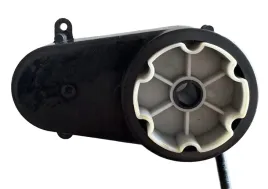 przekladnia-do-kier-do-pojazdow-akumulatorowych-6600obr-12v-12mm-nr173