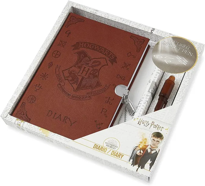 pamietnik-a2-harry-potter-czerwony-bohater-inny