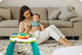 stolik-edukacyjny-interaktywny-2w1-tablica-panel-muzyka-bluetooth-ricokids