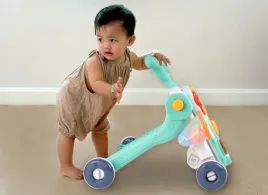 chodzik-jezdzik-pchacz-interaktywny-stolik-edukacyjny-sensoryczny-2w1-pilki