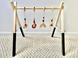 baby-gym-stojak-edukacyjny-gimnastyczny-5-kolek-na-zawieszki-rozne-kolory