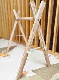 stojak-edukacyjny-baby-gym-bukowy-heli-woodi-producent