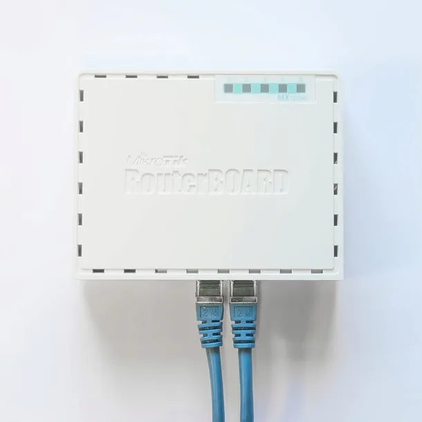 router-mikrotik-hex-rb750gr3-standard-pracy-bezprzewodowej-802-11ac-wi-fi-5