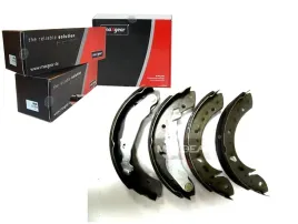 19-0300-szczeki-ham-toyota-avensis-03-maxgear