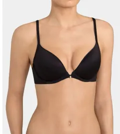 biustonosz-push-up-triumph-body-make-up-essentials-whu-85a