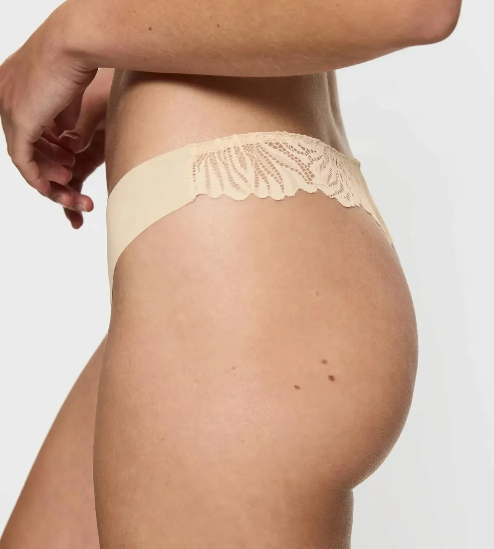 majtki-damskie-triumph-pretty-micro-string-l