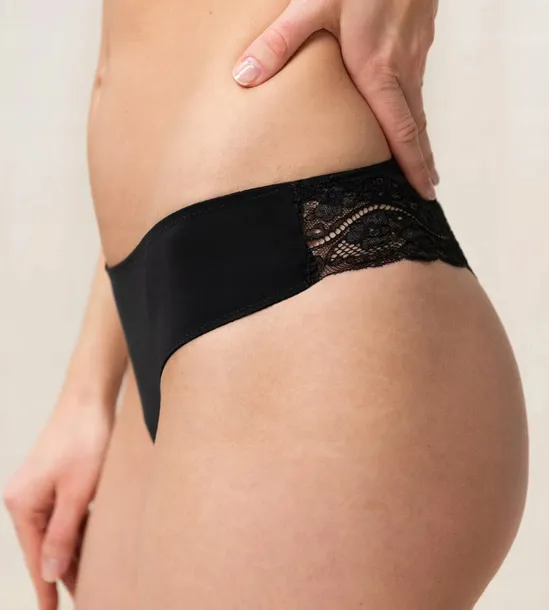 stringi-damskie-triumph-lovely-micro-brazilian-string-s-marka-triumph