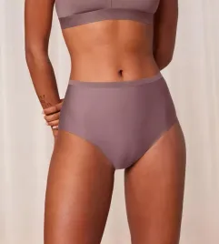 majtki-damskie-modelujace-triumph-triumph-shape-smart-maxi-l