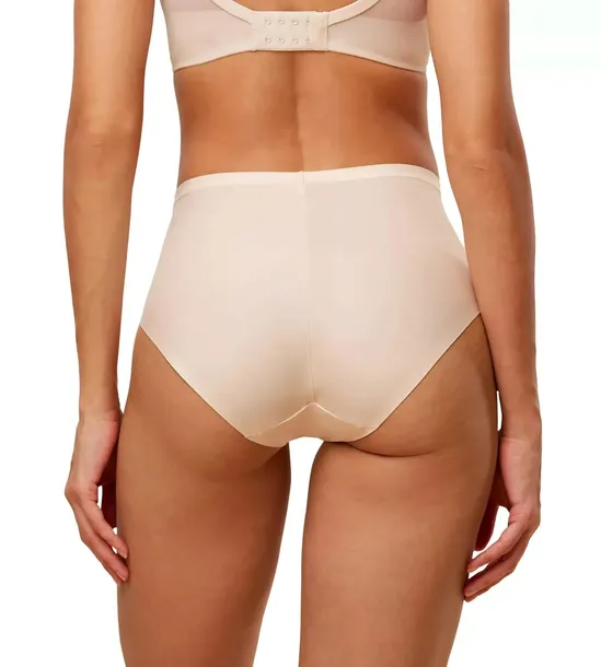 majtki-modelujace-triumph-triumph-shape-smart-maxi-l-sklad-materialowy-54percent-elastan