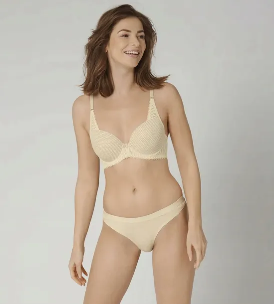 stringi-damskie-triumph-aura-spotlight-high-leg-string-38-marka-triumph