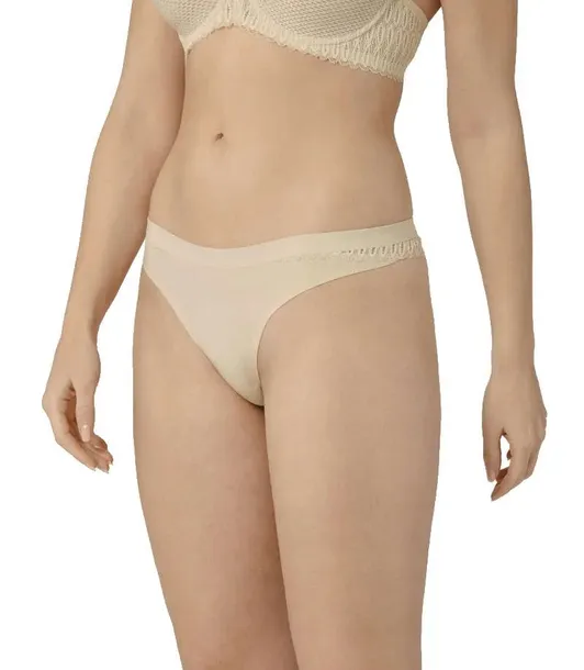 stringi-damskie-triumph-aura-spotlight-high-leg-string-38-material-dominujacy-poliamid