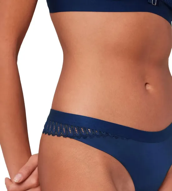 stringi-damskie-triumph-aura-spotlight-t-high-leg-string-44-kolor-niebieski