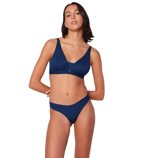 stringi-damskie-triumph-aura-spotlight-t-high-leg-string-44-wzor-dominujacy-bez-wzoru