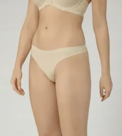 stringi-damskie-triumph-aura-spotlight-high-leg-string-40