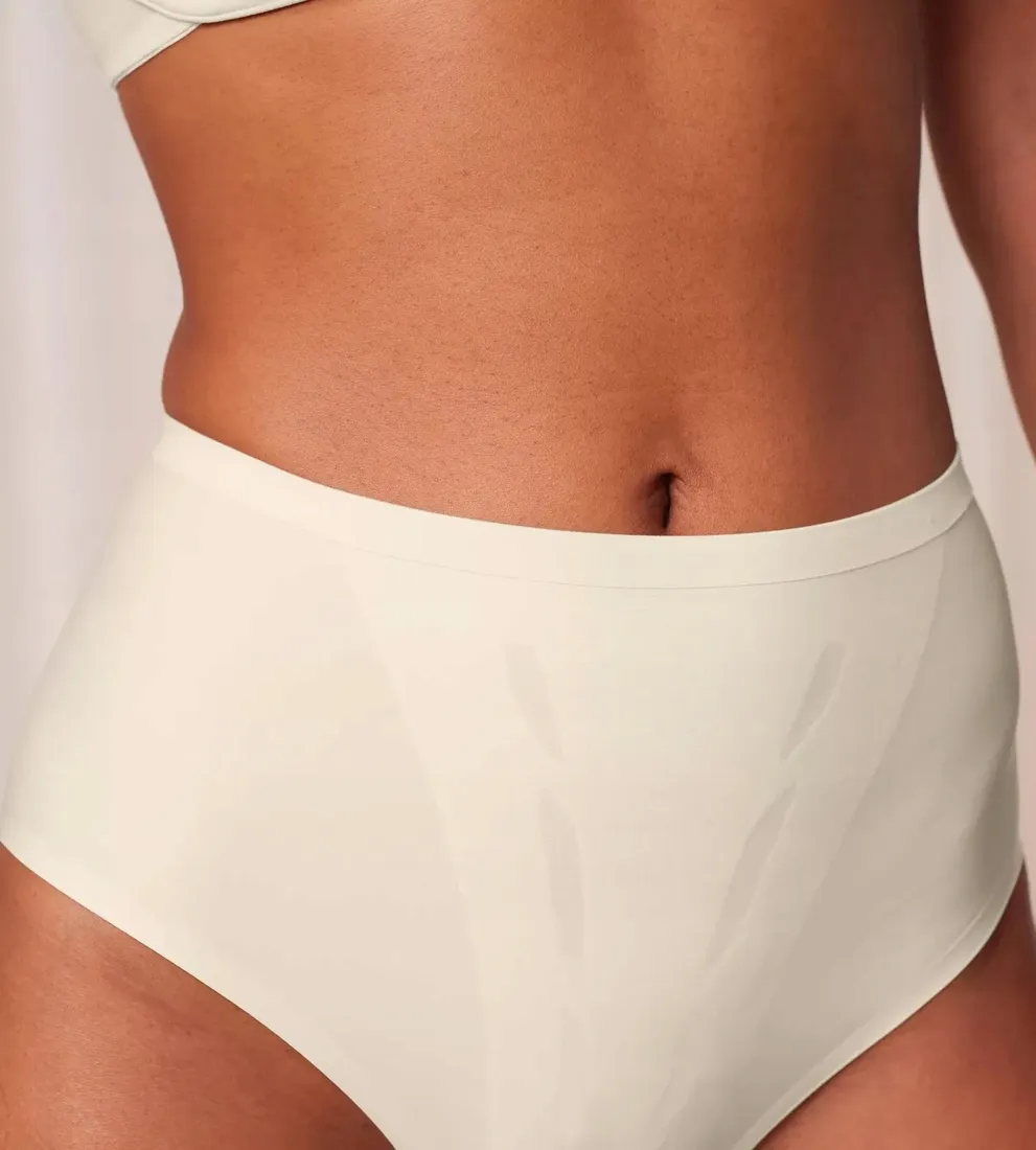 majtki-modelujace-triumph-triumph-shape-smart-maxi-m-stan-nowy