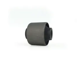 toyota-land-cruiser-80-105-tuleja-przedniego-wahacza-przy-nadwoziu