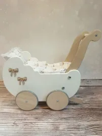 wozek-dla-dziewczynki-dla-lalek-z-posciela-pchacz