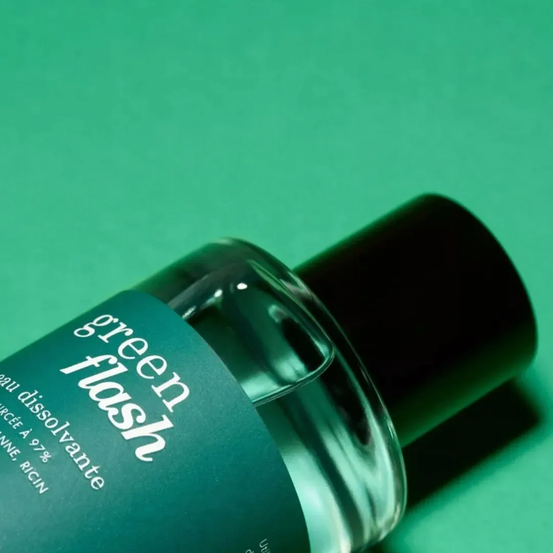 manucurist-green-flash-dissolving-water