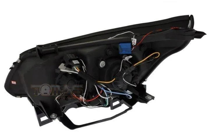reflektory-lampy-przednie-bmw-e60-e61-black-ringi-wersja-europejska