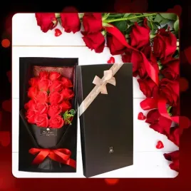 bukiet-roz-mydlanych-flower-box-duzy-kwiaty-na-walentynki-prezent-dla-niej