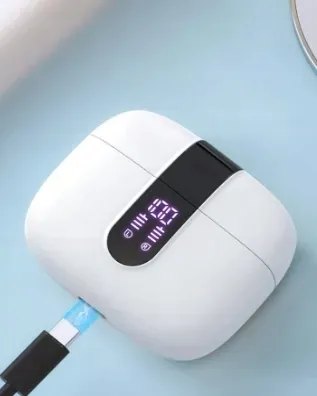 sluchawki-bluetooth-z-etui-ladujacym-biale-marka-bez-marki