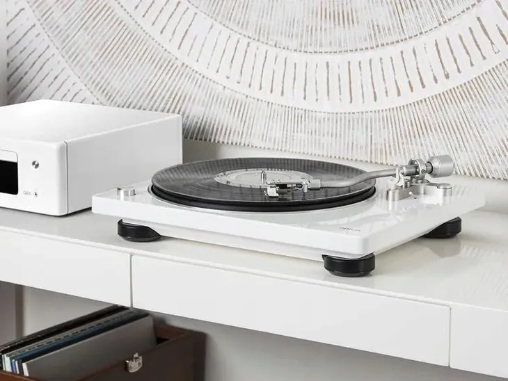 gramofon-denon-dp-400-white-typ-wkladki-elektromagnetyczna-mm