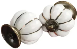 galka-meblowa-porcelanowa-dynia-biala-zlota-uchwyt-meblowy-retro