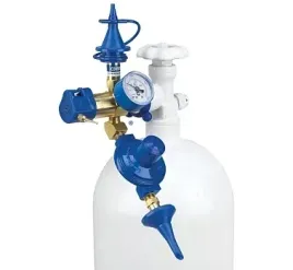 reduktor-do-butli-z-helem-do-pompowania-automat-z-manometrem-igla-i-nozyk