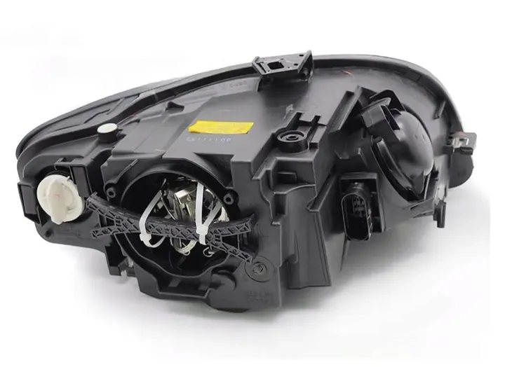 lampy-reflektory-xenon-do-audi-a4-b7-od-2004-do-2008-sedan-avant-cabrio-wersja-europejska