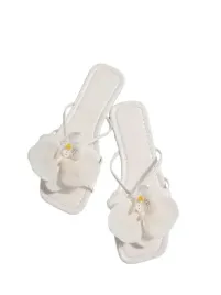 shein-biale-klapki-damskie-z-ozdoba-kwiatowa-na-pasku-40-1gf