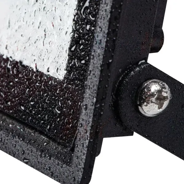 halogen-bialy-neutralny-1700-lm-20-w-stan-nowy