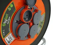 przedluzacz-na-bebnie-zwijany-budowlany-4-gniazda-45m-3x15mm-16a-guma-ip44