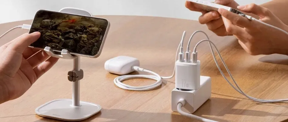 ladowarka-sieciowa-baseus-compact-qc-3xusb-17w-stan-nowy