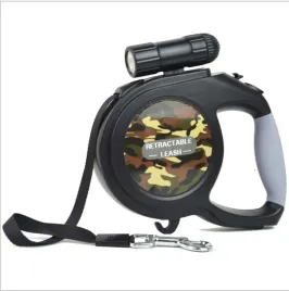 smycz-automatyczna-dla-psa-z-latarka-5m