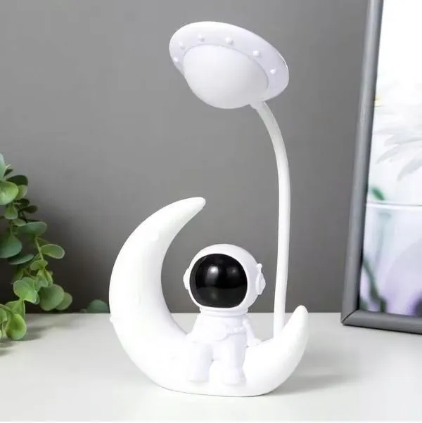 lampka-nocna-led-astronauta-usb-do-pokoju-dziecka-28-cm-biurkowa-ozdobna-stan-nowy