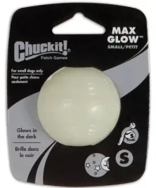 mala-pilka-swiecaca-w-ciemnosci-chuckit-max-glow