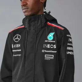 kurtka-przeciwdeszczowa-meska-softshell-czarna-team-mercedes-amg-f1-roz-s