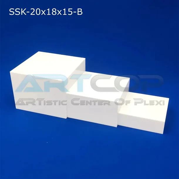 schodki-biale-kubiki-na-slodki-stol-podstawki-pod-ciasto-babeczki-z-plexi-marka-artcop