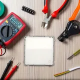 simon-basic-przycisk-wlacznik-swiatla-modul-bialy-bms1-01-11-liczba-klawiszy-pojedynczy