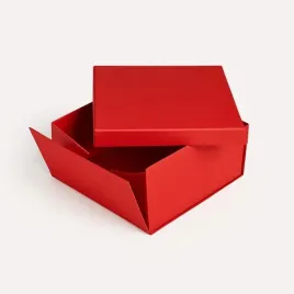 pudelko-z-wieczkiem-300x300x140-czerwone-mat-skladane-opakowanie