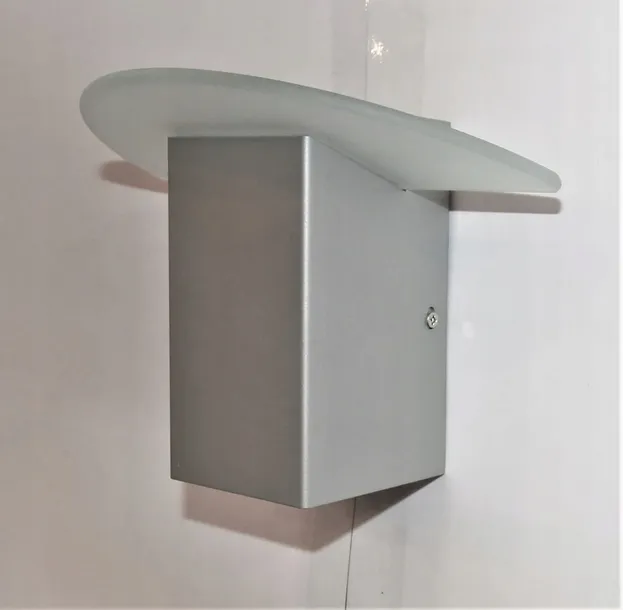 lampa-kinkiet-scienny-material-dominujacy-metal
