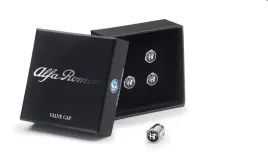 4szt-nakladki-nakretki-na-wentyle-alfa-romeo-czarne-50547690-oe-oryginal