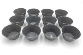 silikonowa-forma-do-pieczenia-muffinek-babeczek-srednica-7-cm-12-sztuk