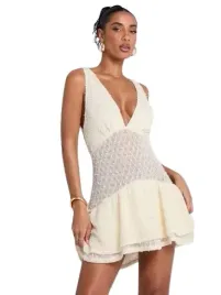 shein-kremowa-sukienka-mini-z-siateczka-i-aplikacjami-40-42-1gm