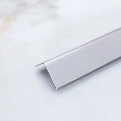 katownik-stalowy-30x30-mm-poler-250-cm-stan-nowy