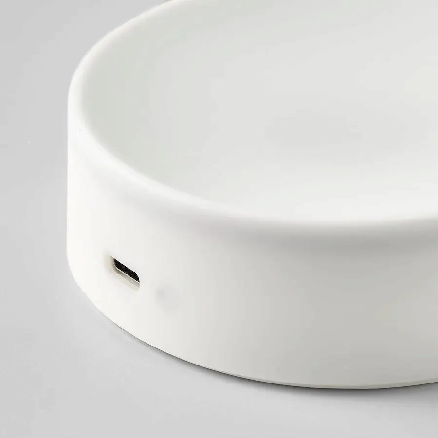 ikea-kolvatten-reflektor-led-bialy-na-baterie
