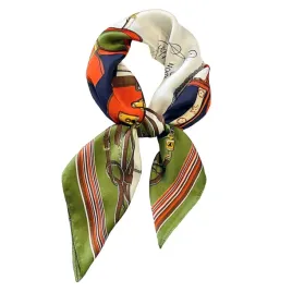 kamea-apaszka-70x70-zielono-pomaranczowa-paski-i-lancuchy-styl-retro