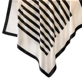 kamea-apaszka-damska-90x90-czarno-biala-geometryczna-minimalistyczna